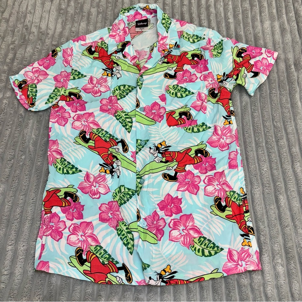 Disney's Goofy Resort Allover Print Woven Button-Down Shirt men’s size S‎